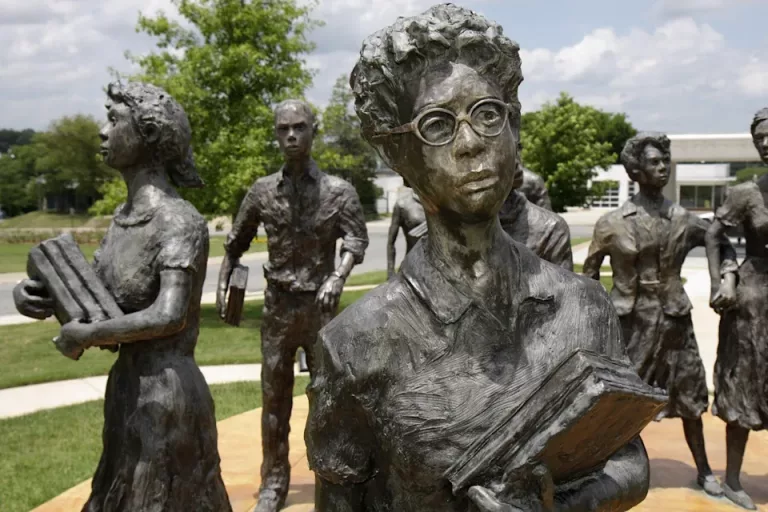 Read more about the article Black History Road Trip Tours to Take This Fall