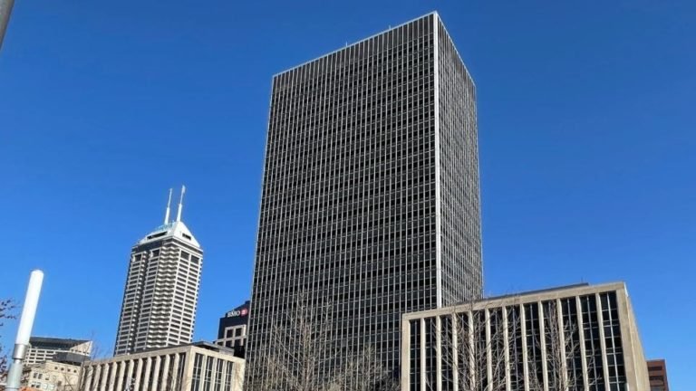 Read more about the article After 2 centuries, Indy hasn’t had a Black mayor. Experts cite racism as a major barrier.