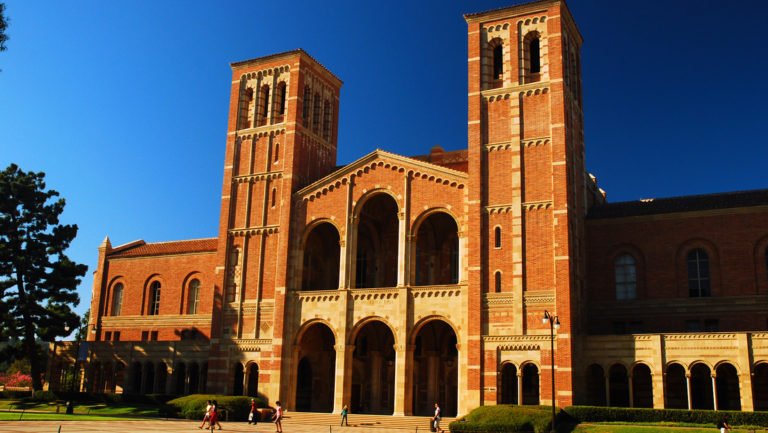 Read more about the article A professor sues a US university for failing him after refusing to give preferences to African-American students