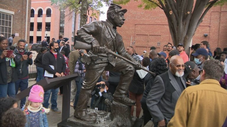Read more about the article Franklin unveils a new statue that honors enslaved African American soldiers