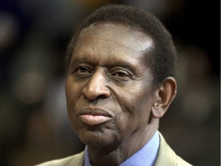 Read more about the article Earl Lloyd, First Black NBA Player, To Get Historical Marker