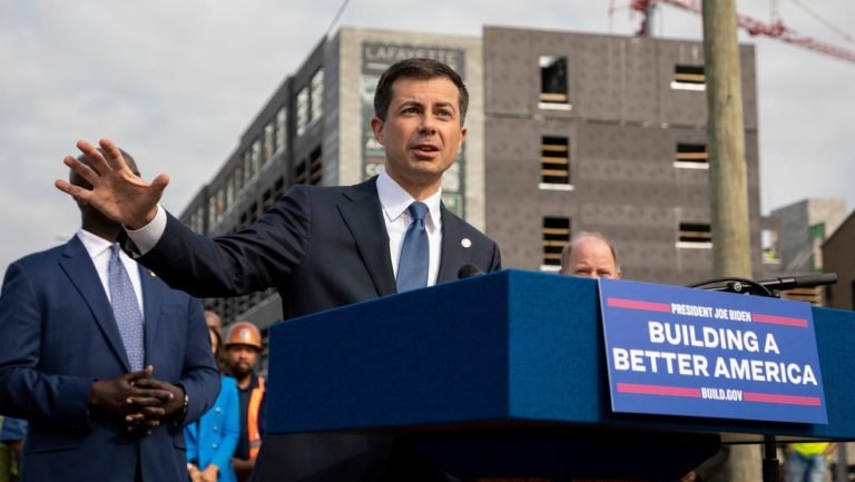 Read more about the article Buttigieg: Fixing I-375 means acknowledging those who were displaced to build it