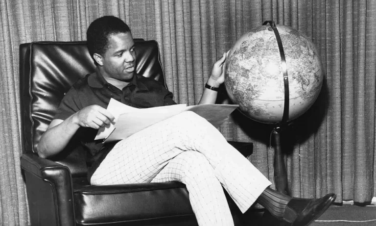 Read more about the article How Berry Gordy And Motown Pioneered African-American Businesses