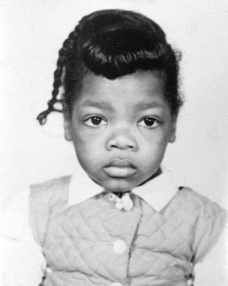 Read more about the article Oprah Opens Up About Her Hair Journey