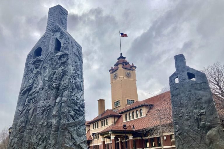 Read more about the article Pardon sought for Black Illinois man executed in 1908