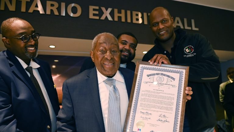 Read more about the article Detroit veteran who was one of first African-American Marines celebrates 100th birthday