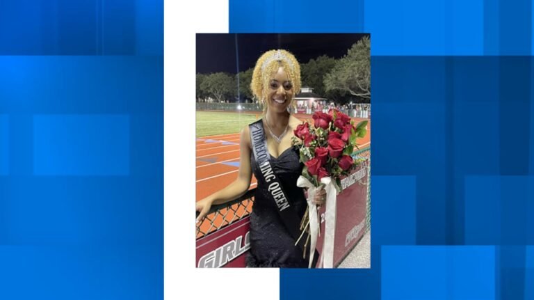 Read more about the article Charleston student becomes first Black homecoming queen in school’s history