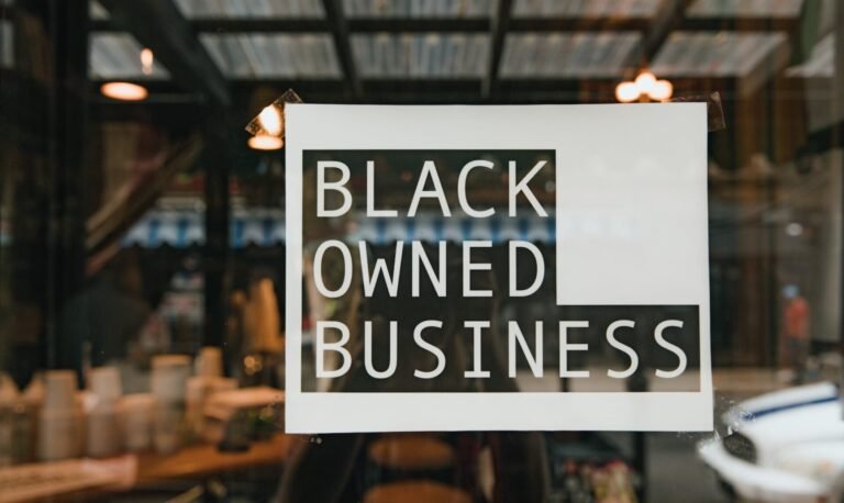 Read more about the article Black Business Owners Open Brick-And-Mortar Stores In Oakland Despite Crime Surge